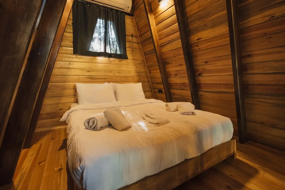 Deluxe Bungalov, 1 Büyük (Queen) Boy Yatak, Şömine, Göl Manzaralı