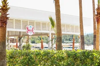 Green Bay Resort & Spa