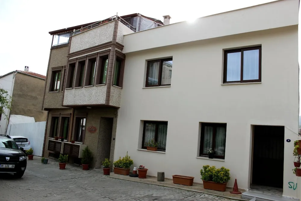 Üç Kişilik Oda