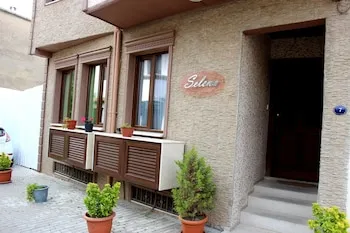 Selena Hotel