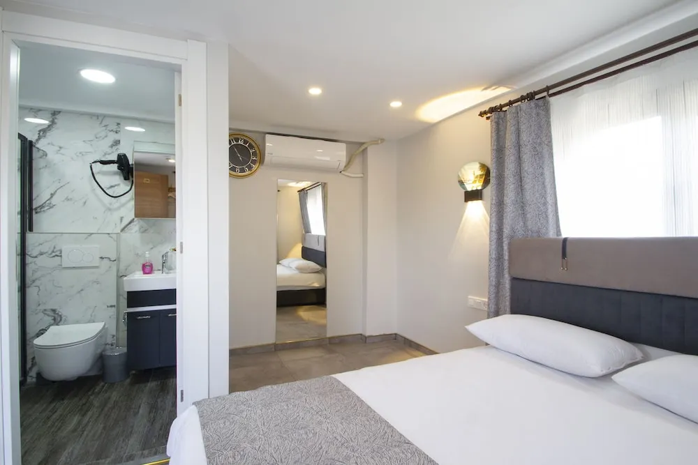 Deluxe Tek Büyük Yataklı Oda