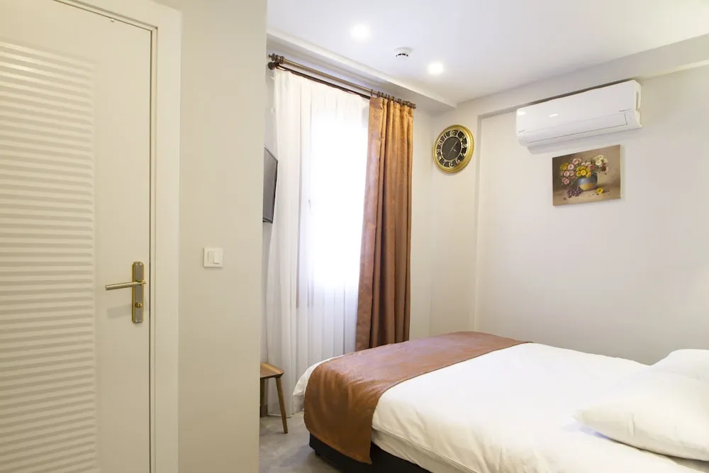 Comfort Tek Büyük Yataklı Oda