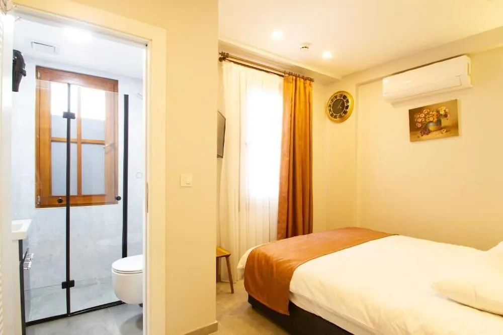 Comfort Tek Büyük Yataklı Oda
