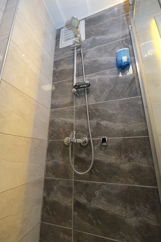 Standard Üç Kişilik Oda, Birden Çok Yatak, Dağ Manzaralı
