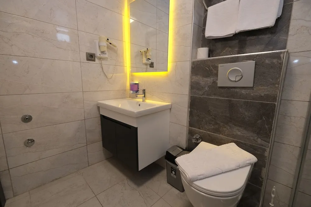 Standard Tek Büyük Yataklı Oda