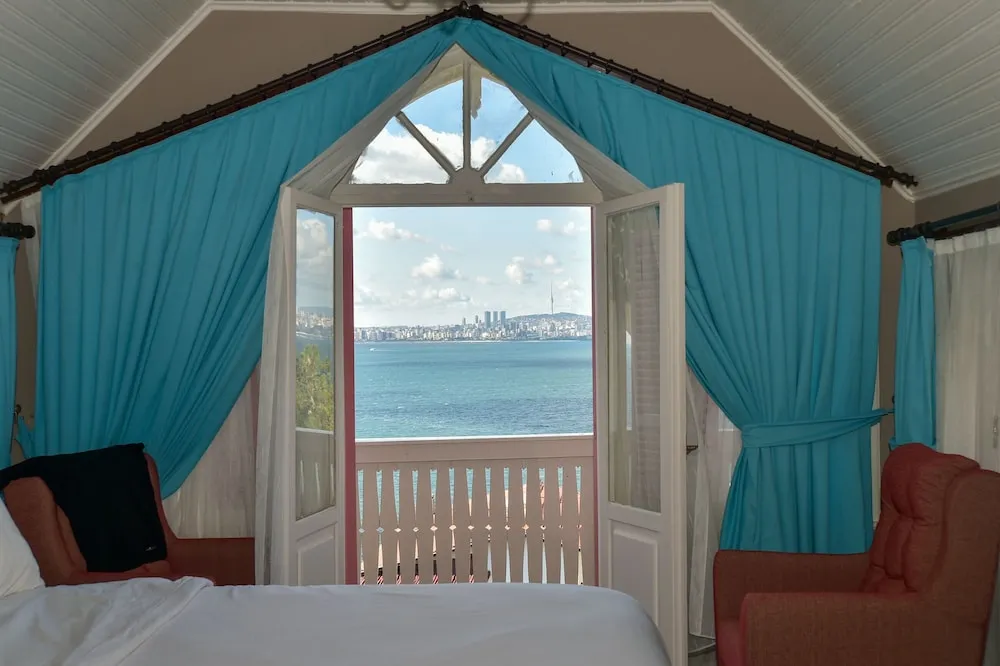 Teras Room