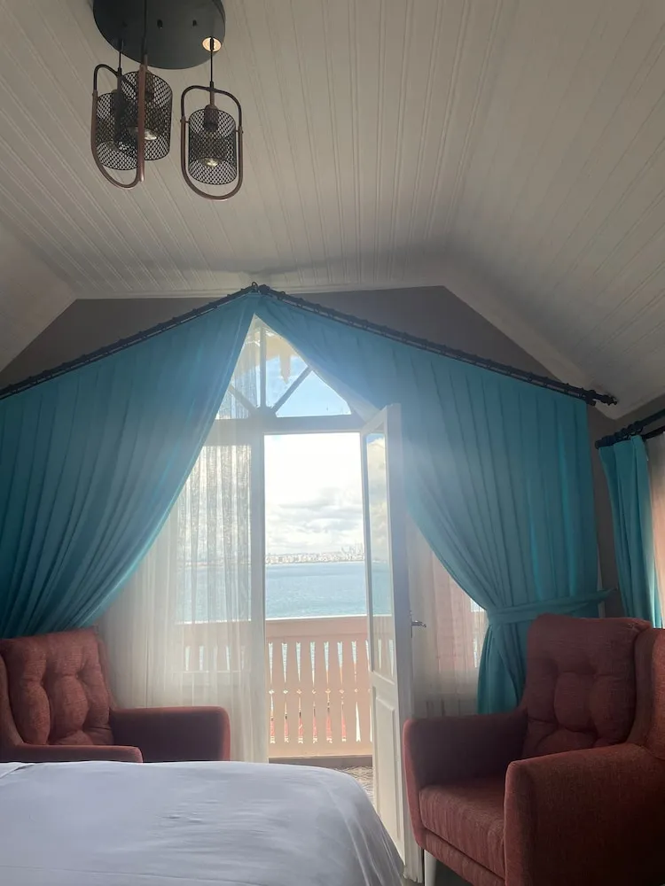 Teras Room