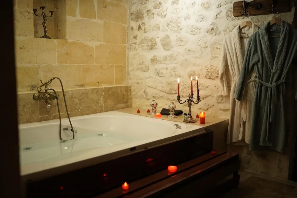 Deluxe Dört Kişilik Oda, Sıcak Su Küveti