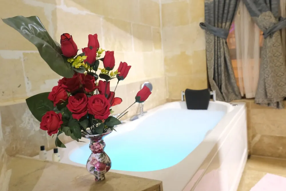 Deluxe Üç Kişilik Oda, Sıcak Su Küveti
