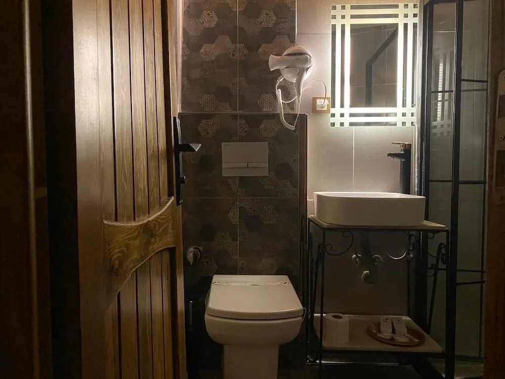 Comfort Tek Büyük Yataklı Oda