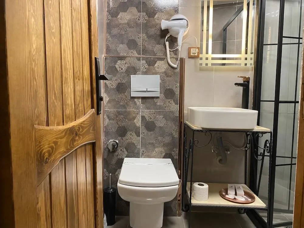 Comfort Tek Büyük Yataklı Oda