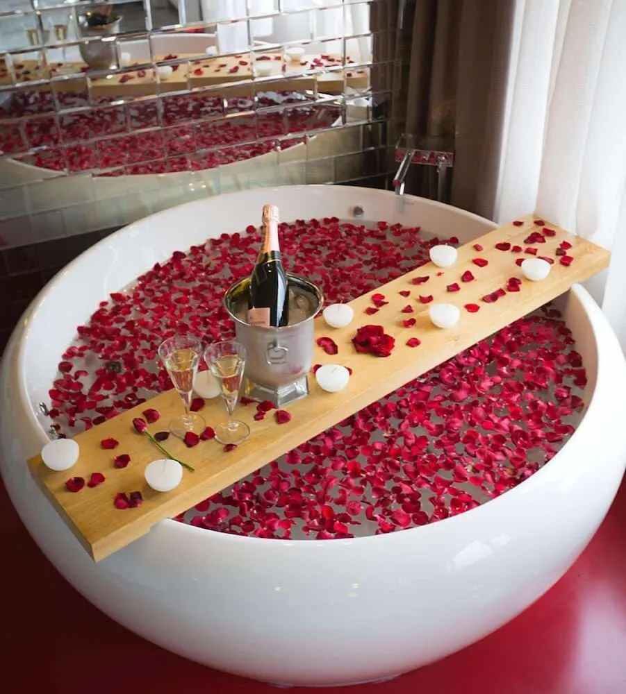 Romantic Süit, Sıcak Su Küveti, Deniz Manzaralı