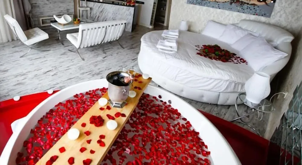 Romantic Süit, Sıcak Su Küveti, Deniz Manzaralı