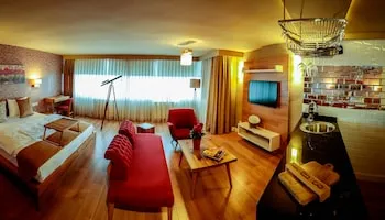 Melek Hotels Moda