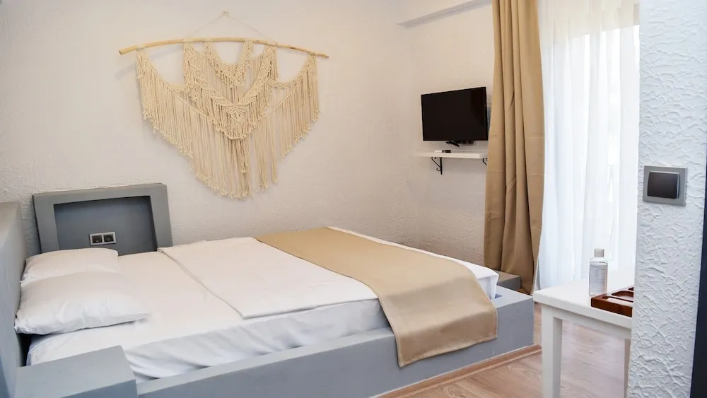 Standard Oda, 1 Büyük (Queen) Boy Yatak, Avlu Manzaralı