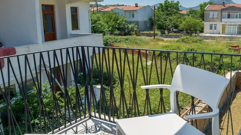 Deluxe Oda, 1 Büyük (Queen) Boy Yatak, Sigara İçilmez, Bahçe Manzaralı