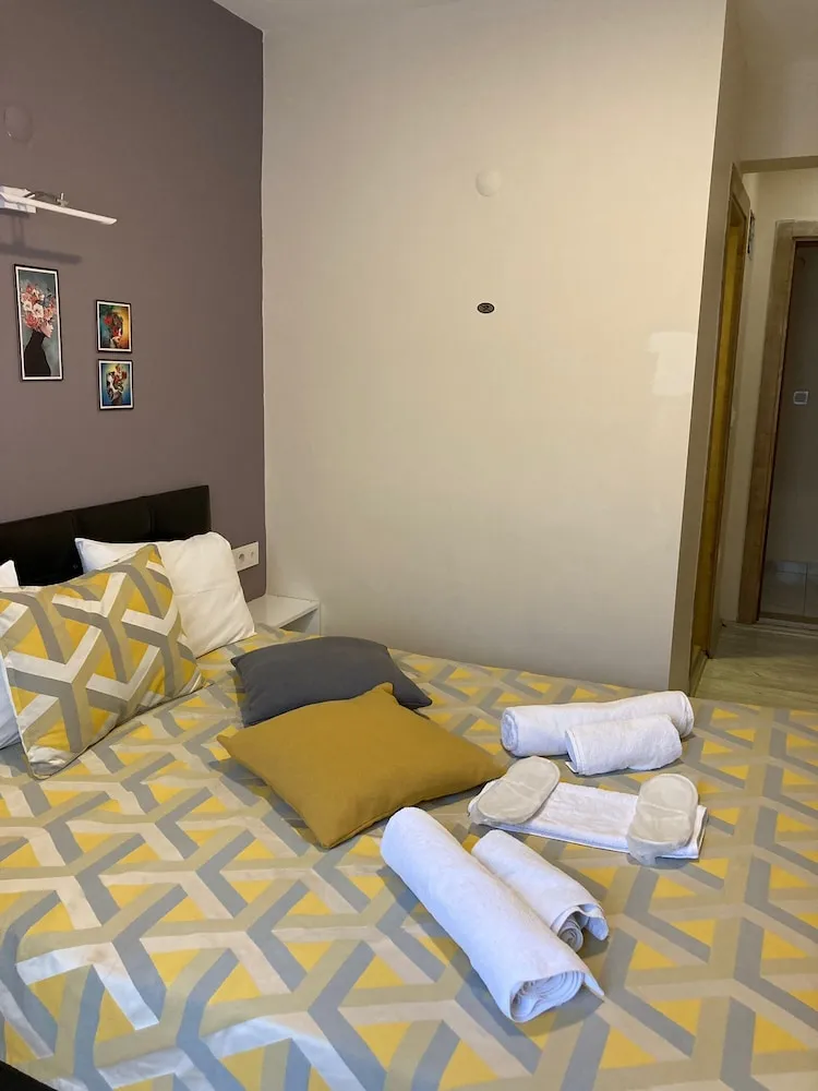 Standard Tek Büyük Yataklı Oda