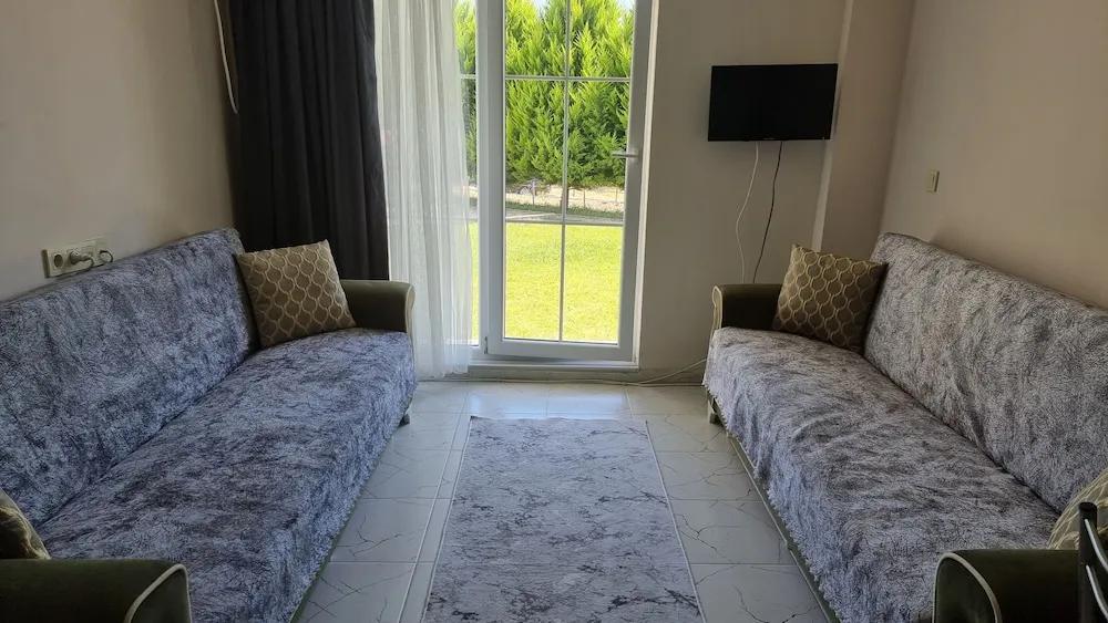 Standard Apart Daire, Avlu Manzaralı, Zemin Kat