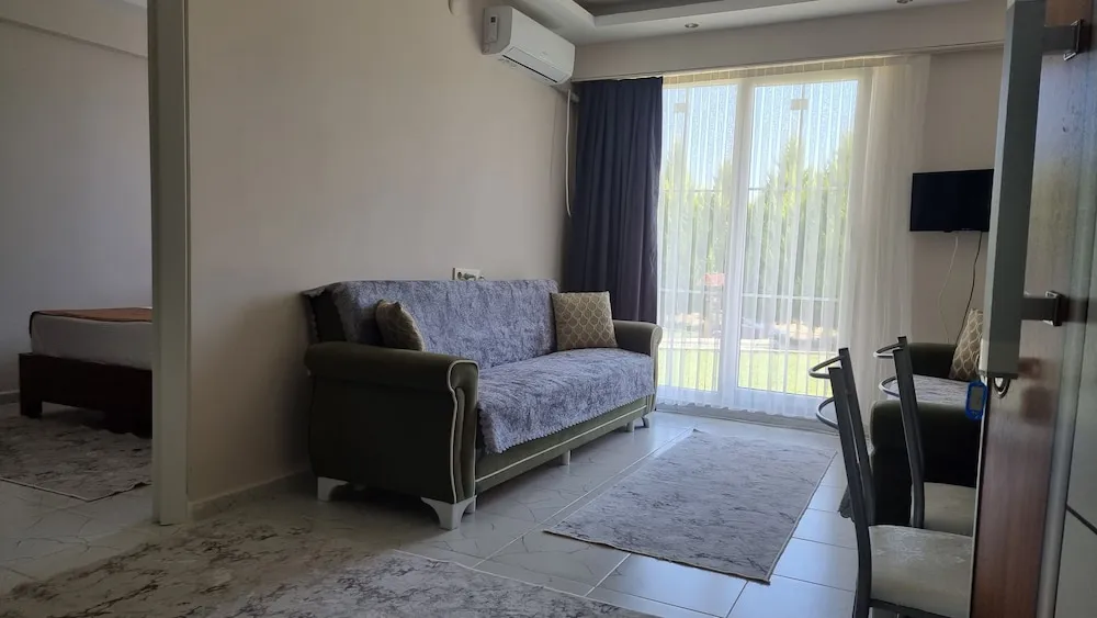 Standard Apart Daire, Avlu Manzaralı, Zemin Kat