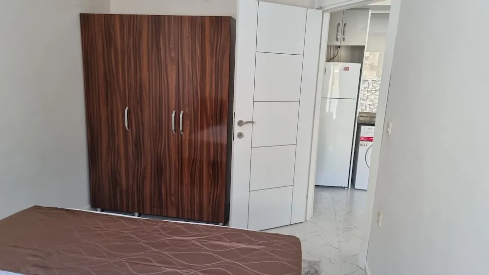Economy Apart Daire, Köşe