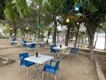 Ünlü Konaklama & Cafe