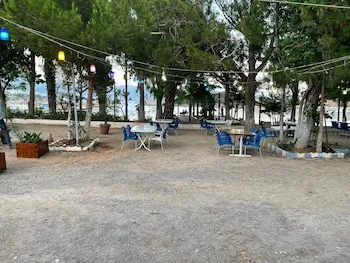 Ünlü Konaklama & Cafe