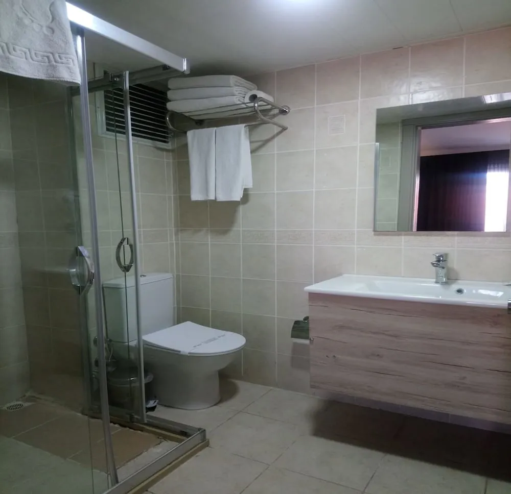 Deluxe Tek Büyük veya İki Ayrı Yataklı Oda