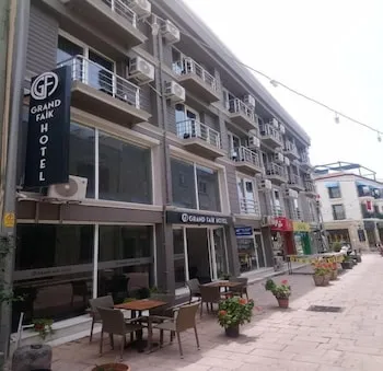 Grand Faik Hotel