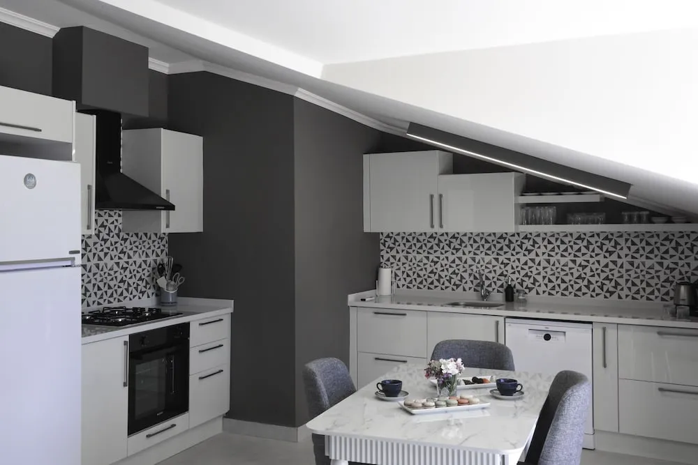 Deluxe Studio, 2 Bedrooms, Balcony, Sea View - KLEOPATRA