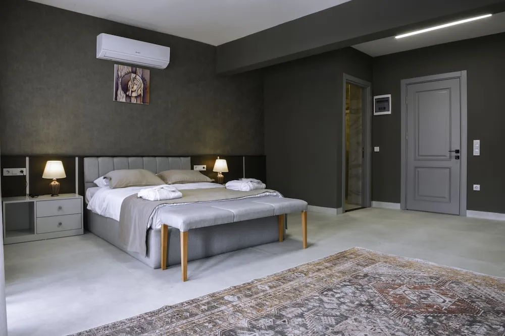 Deluxe Double Room - GOBUN