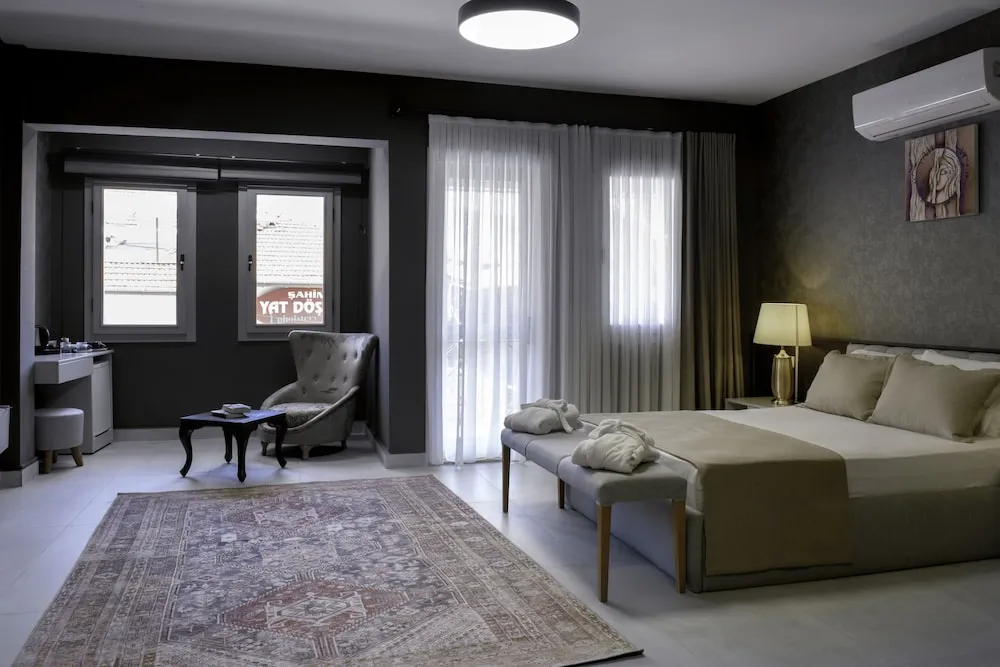 Deluxe Double Room - GOBUN