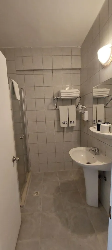 Standard Tek Büyük veya İki Ayrı Yataklı Oda