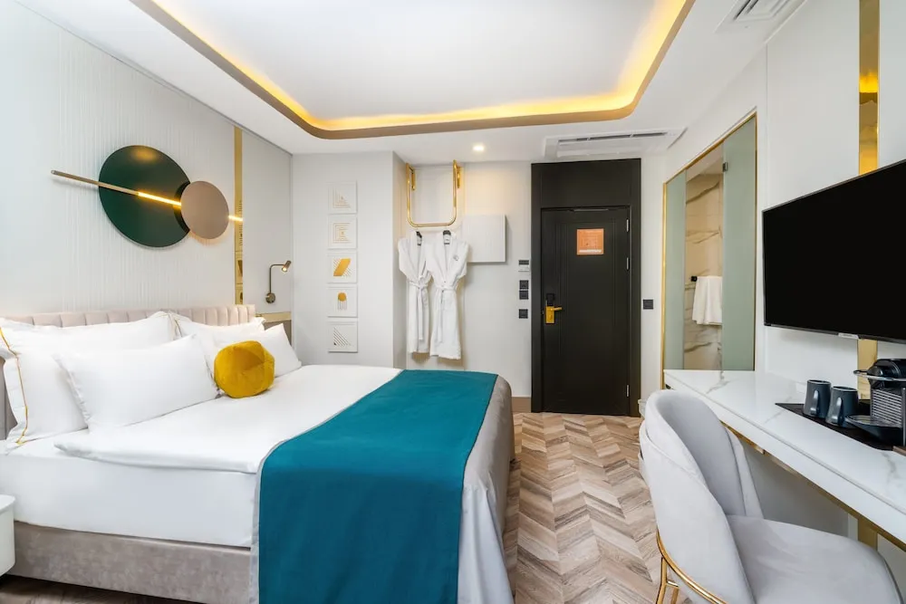 Romantic Tek Büyük veya İki Ayrı Yataklı Oda