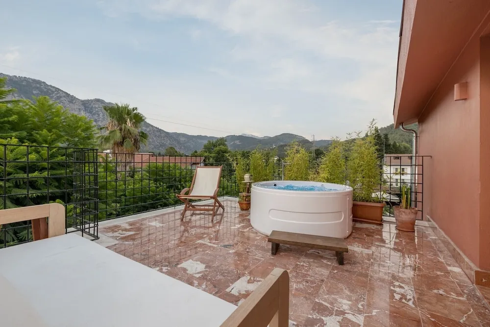 Family Çatı Katı Süiti (Penthouse)