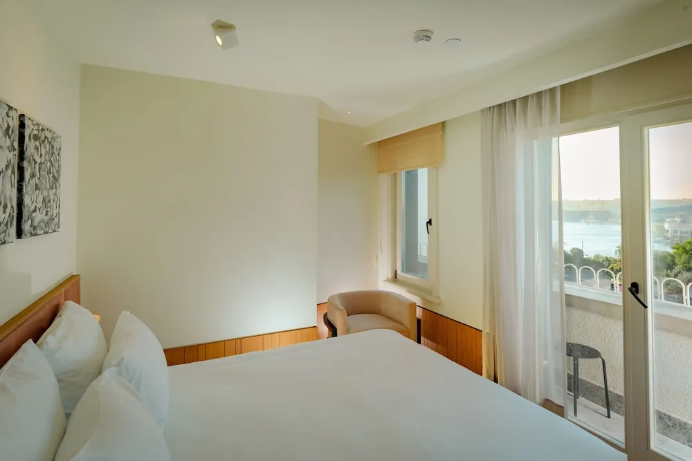 Deluxe Oda, Balkon, Deniz Manzaralı