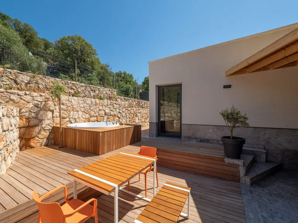 Comfort Villa, Birden Çok Yatak Odası, Havuz Manzaralı