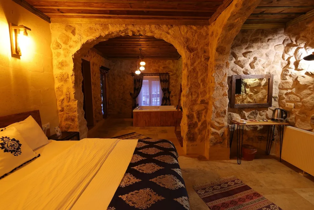 Premium Tek Büyük Yataklı Oda