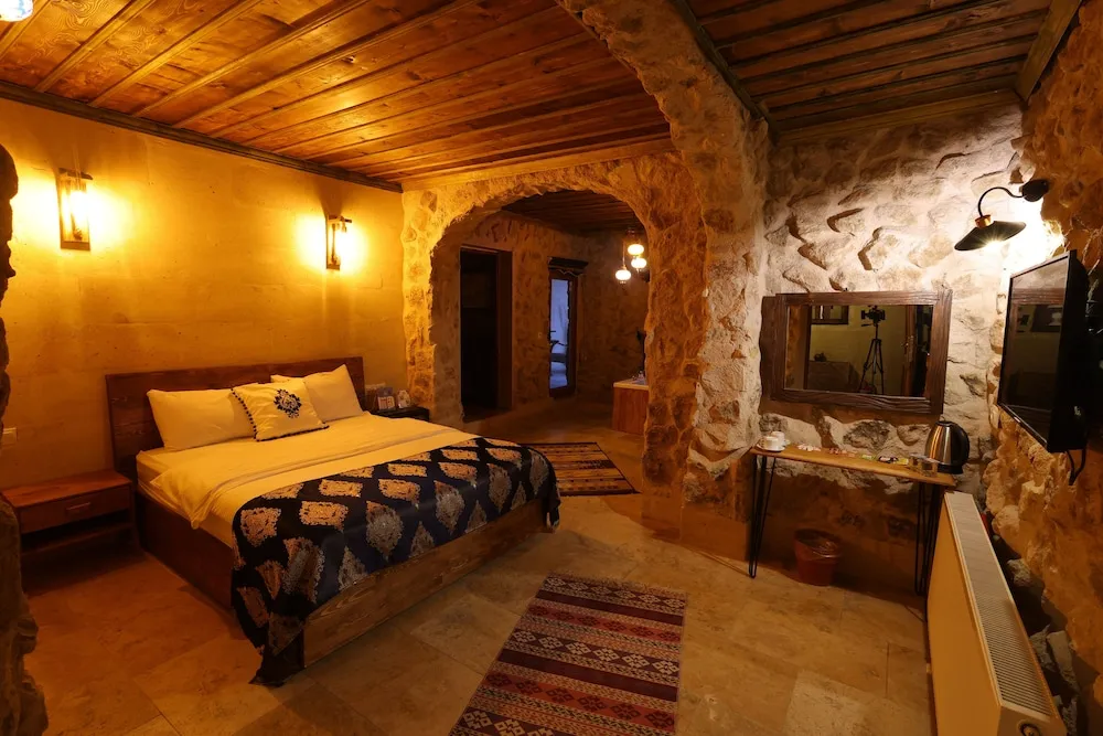 Premium Tek Büyük Yataklı Oda