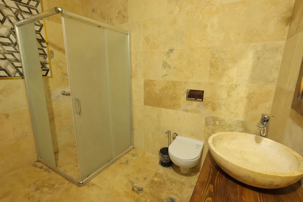 Premium Tek Büyük Yataklı Oda