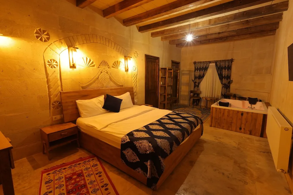 Premium Tek Büyük Yataklı Oda