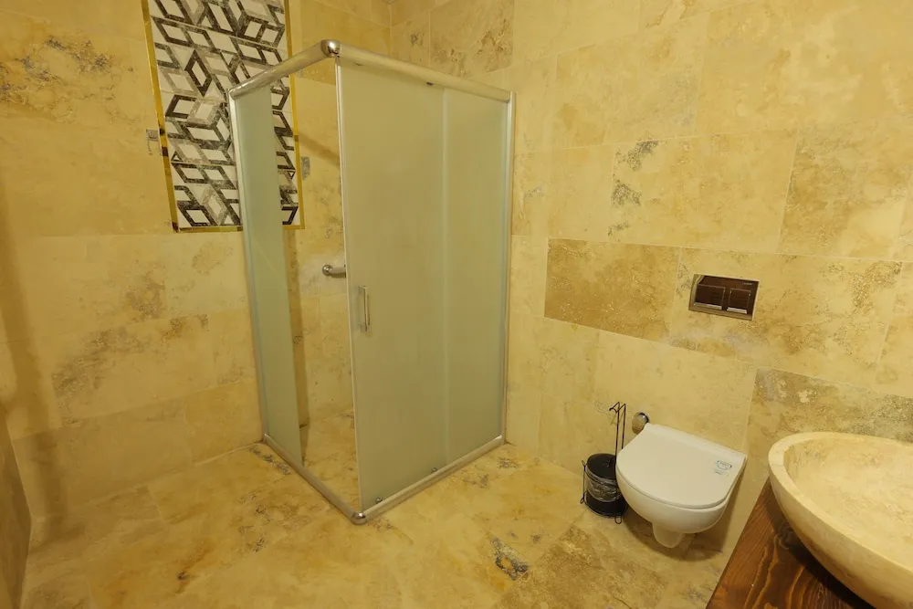 Premium Tek Büyük Yataklı Oda