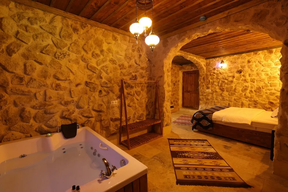 Premium Tek Büyük Yataklı Oda