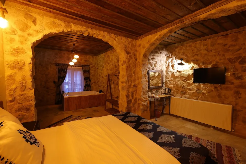 Premium Tek Büyük Yataklı Oda