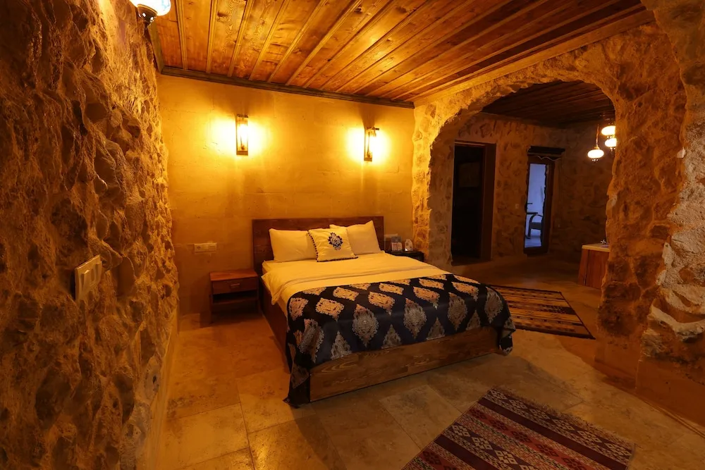 Premium Tek Büyük Yataklı Oda