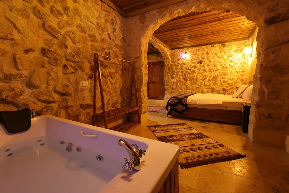 Premium Tek Büyük Yataklı Oda