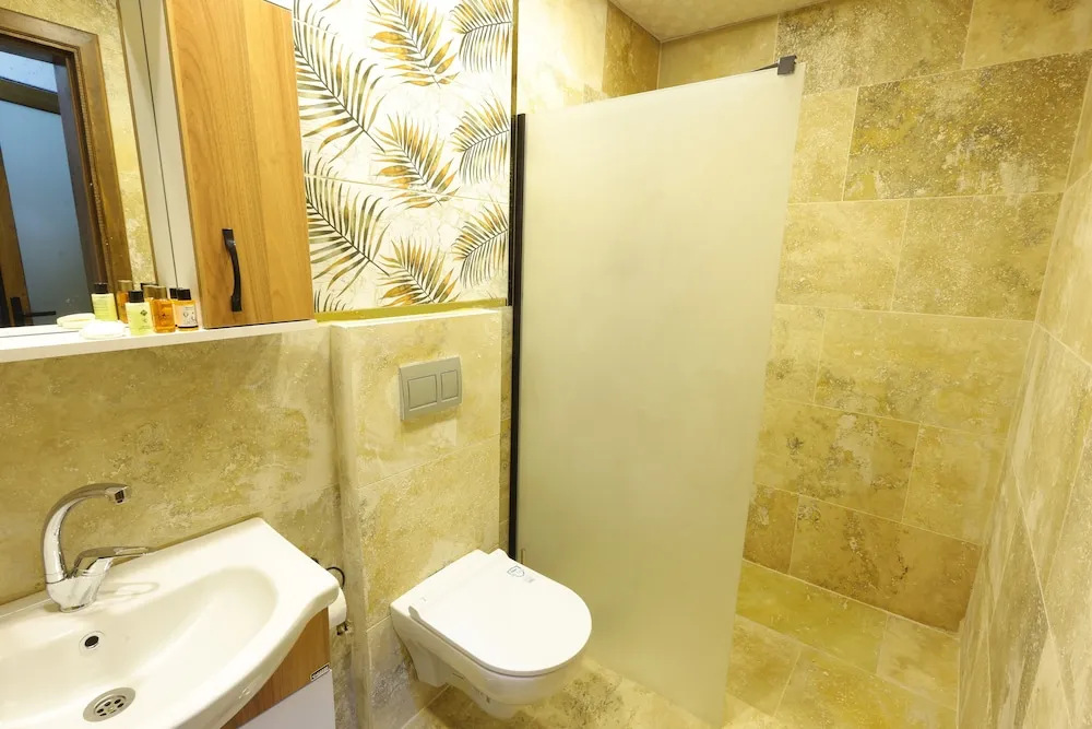 Comfort Tek Büyük Yataklı Oda