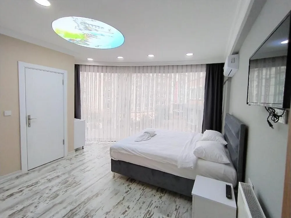 Deluxe Tek Büyük Yataklı Oda