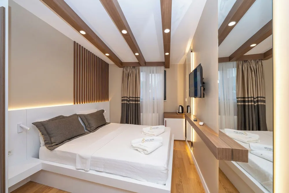 Deluxe Tek Büyük Yataklı Oda