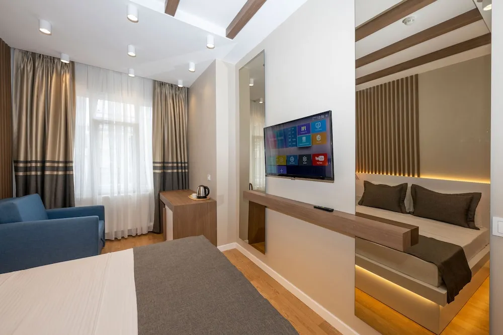 Deluxe Tek Büyük Yataklı Oda