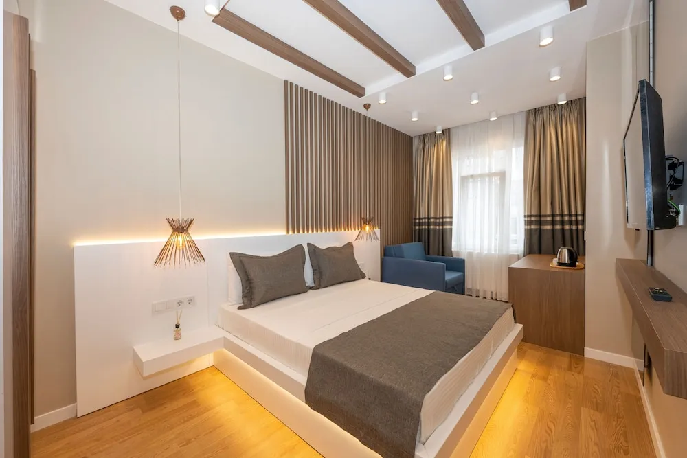 Deluxe Tek Büyük Yataklı Oda